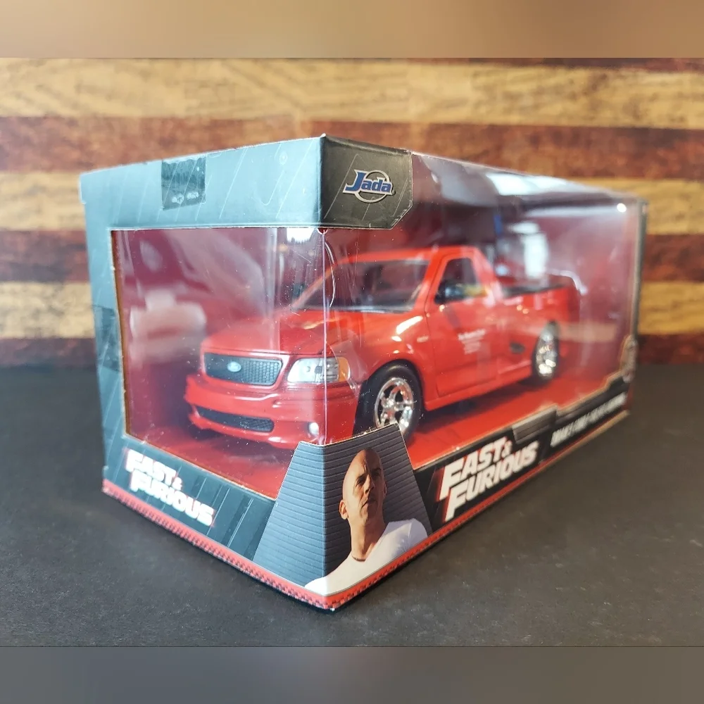 FORD F-150 SVT LIGHTNING